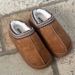 Women’s slippers